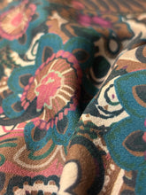 Carica l'immagine nel visualizzatore di Gallery, Crepe Cady medio peso confort