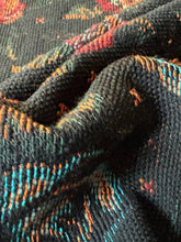 Carica l'immagine nel visualizzatore di Gallery, Jacquard in lana
