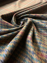 Carica l&#39;immagine nel visualizzatore di Gallery, Lana pettinata
