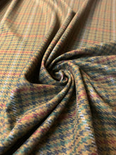 Carica l&#39;immagine nel visualizzatore di Gallery, Lana pettinata
