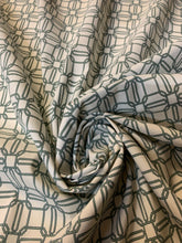 Carica l&#39;immagine nel visualizzatore di Gallery, Gabardine di cotone stretch
