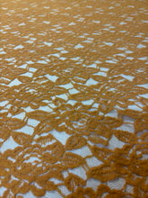 Carica l&#39;immagine nel visualizzatore di Gallery, Pizzo di velluto
