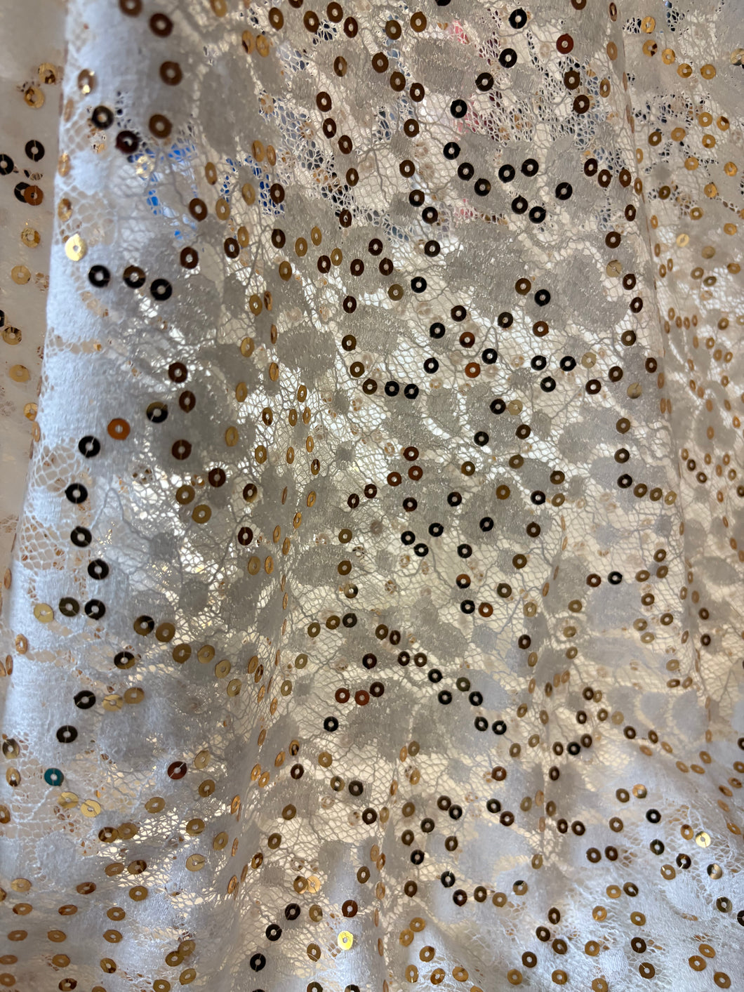 Pizzo in viscosa con paillettes 150x150