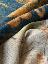 Carica l'immagine nel visualizzatore di Gallery, Maglina di viscosa con lamè mano calda
