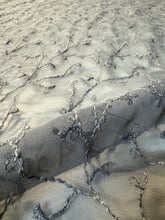 Carica l'immagine nel visualizzatore di Gallery, Voile operato
