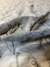 Carica l'immagine nel visualizzatore di Gallery, Voile operato
