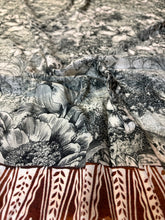 Carica l'immagine nel visualizzatore di Gallery, Viscosa con bordo
