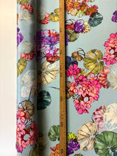 Carica l'immagine nel visualizzatore di Gallery, Viscosa satin con seta 8%
