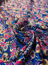 Carica l'immagine nel visualizzatore di Gallery, Viscosa operata con lamè
