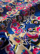 Carica l'immagine nel visualizzatore di Gallery, Viscosa operata con lamè
