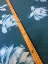 Carica l&#39;immagine nel visualizzatore di Gallery, Viscosa
