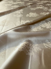 Carica l'immagine nel visualizzatore di Gallery, Jacquard confort
